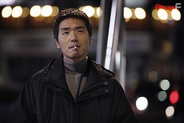 Tae-hoon Kim in Чeловек из ниоткуда (2010)