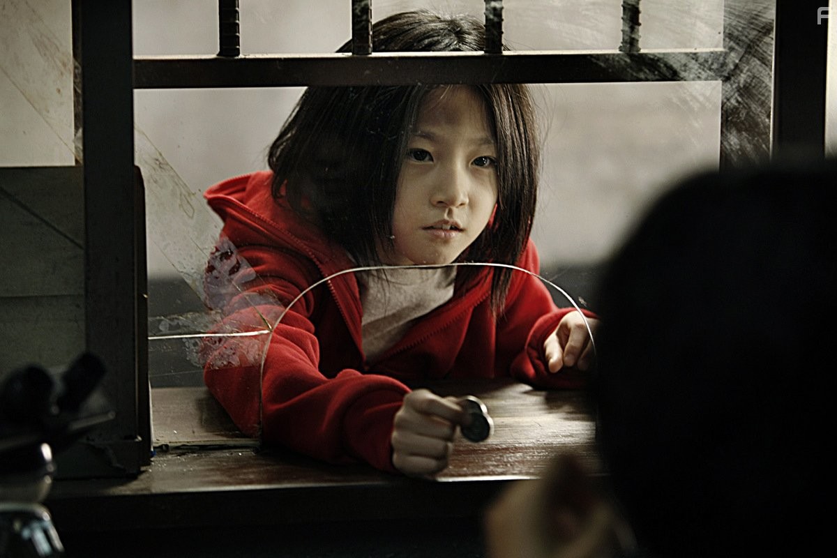 Sae-ron Kim in Чeловек из ниоткуда (2010)