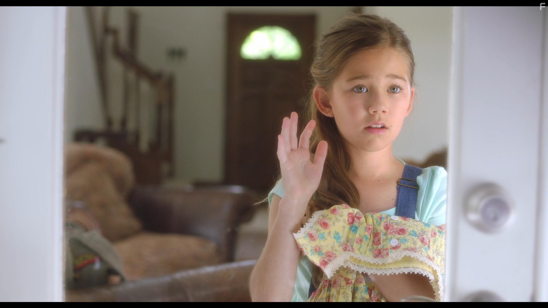 Brooklyn Rae Silzer in The Storyteller (2018)