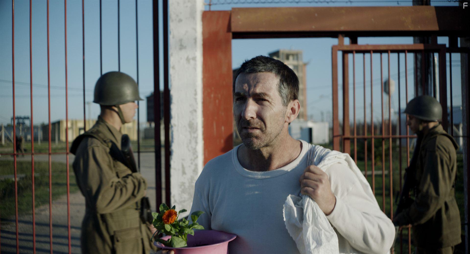 Antonio de la Torre in La noche de 12 aos (2018)