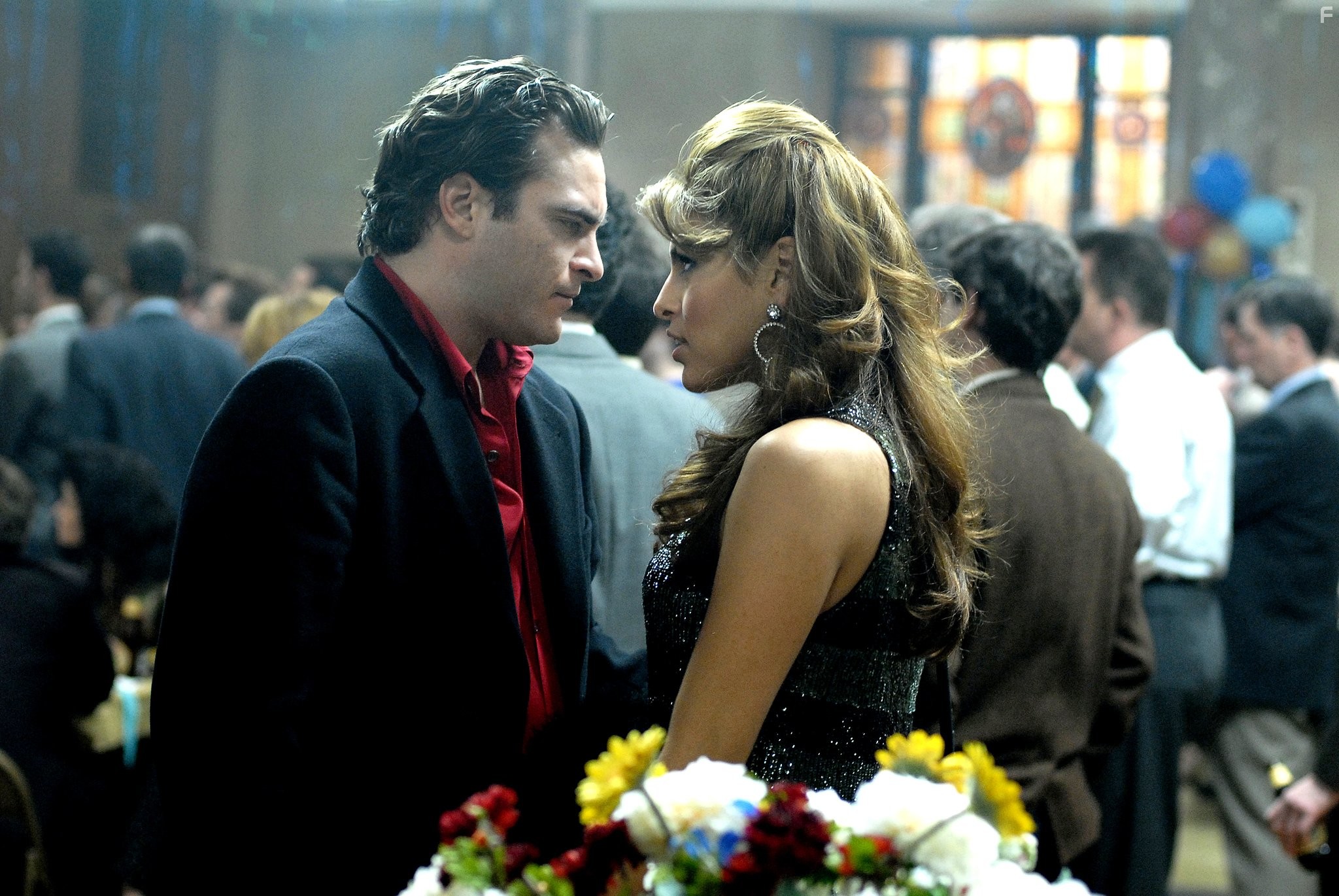 Joaquin Phoenix and Eva Mendes in Хозяева ночи (2007)