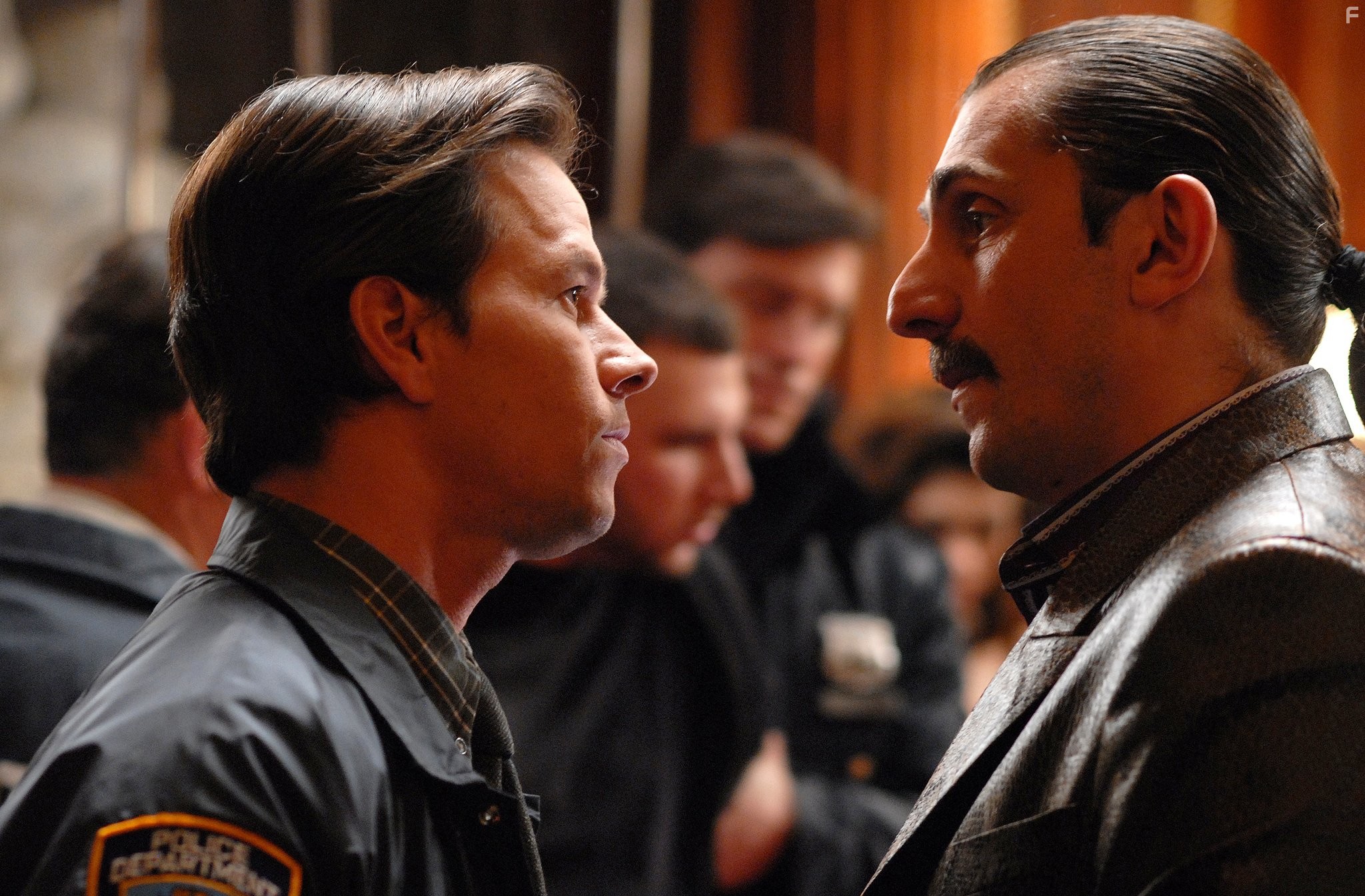 Mark Wahlberg and Alex Veadov in Хозяева ночи (2007)