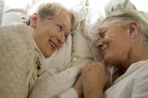 Vanessa Redgrave and Meryl Streep in Вечер (2007)