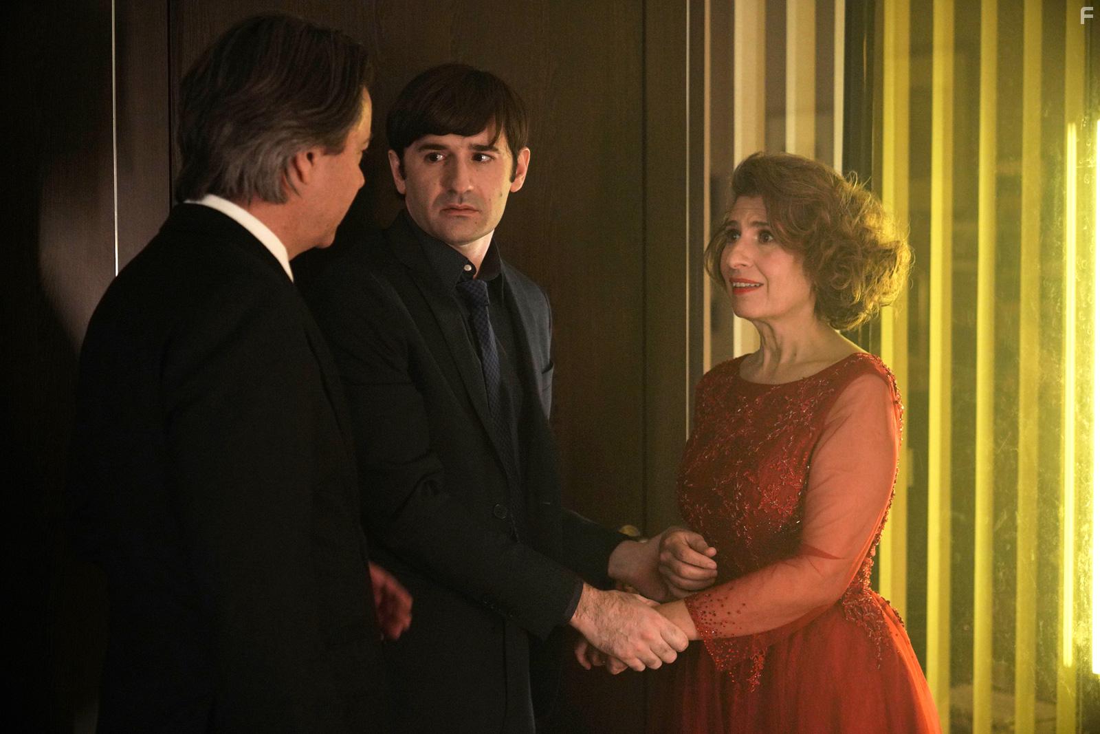 Guilaine Londez, Thibault de Montalembert, and Nicolas Maury in Dix pour cent (2015)