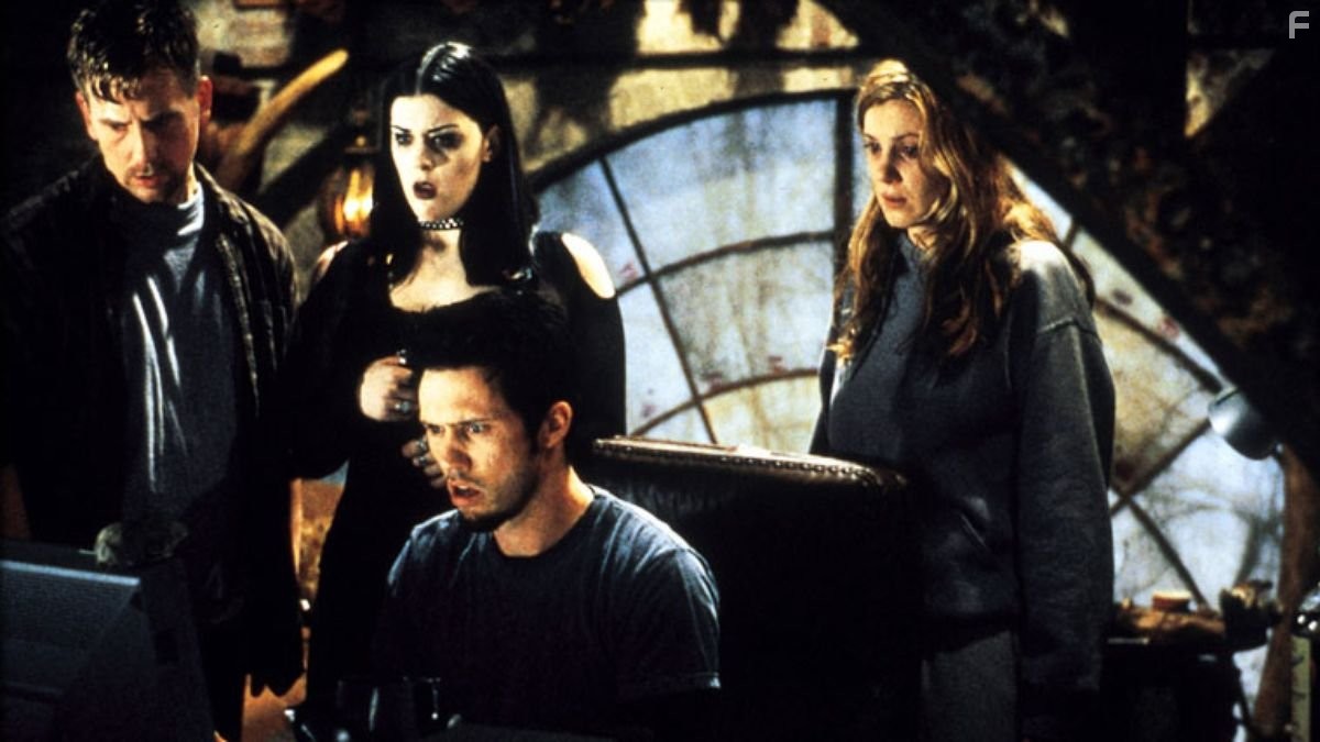 Kim Director, Jeffrey Donovan, Tristine Skyler, and Stephen Barker Turner in Ведьма из Блэр 2: Книга теней (2000)