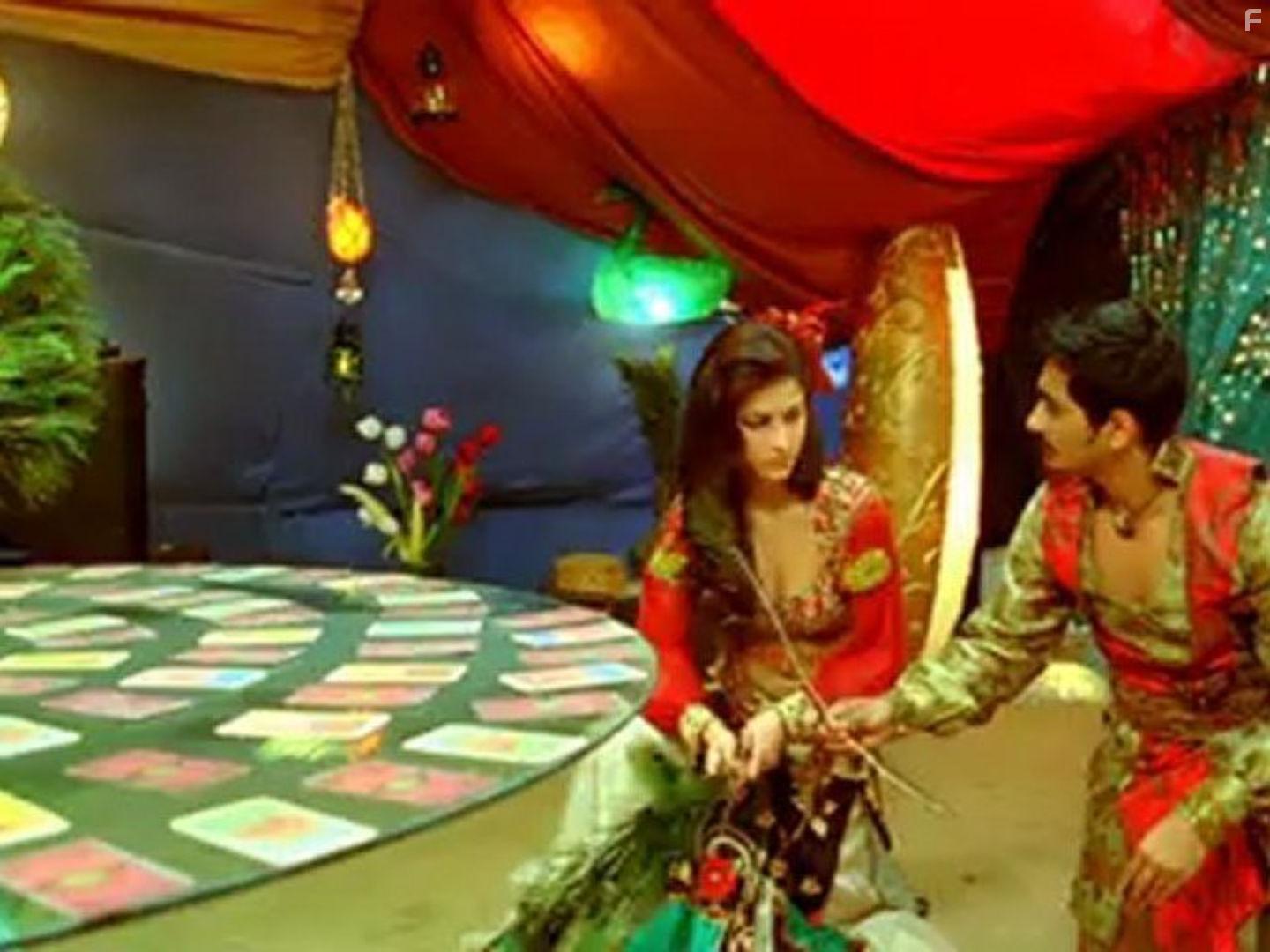 Siddharth and Shruti Haasan in Anaganaga O Dheerudu (2011)