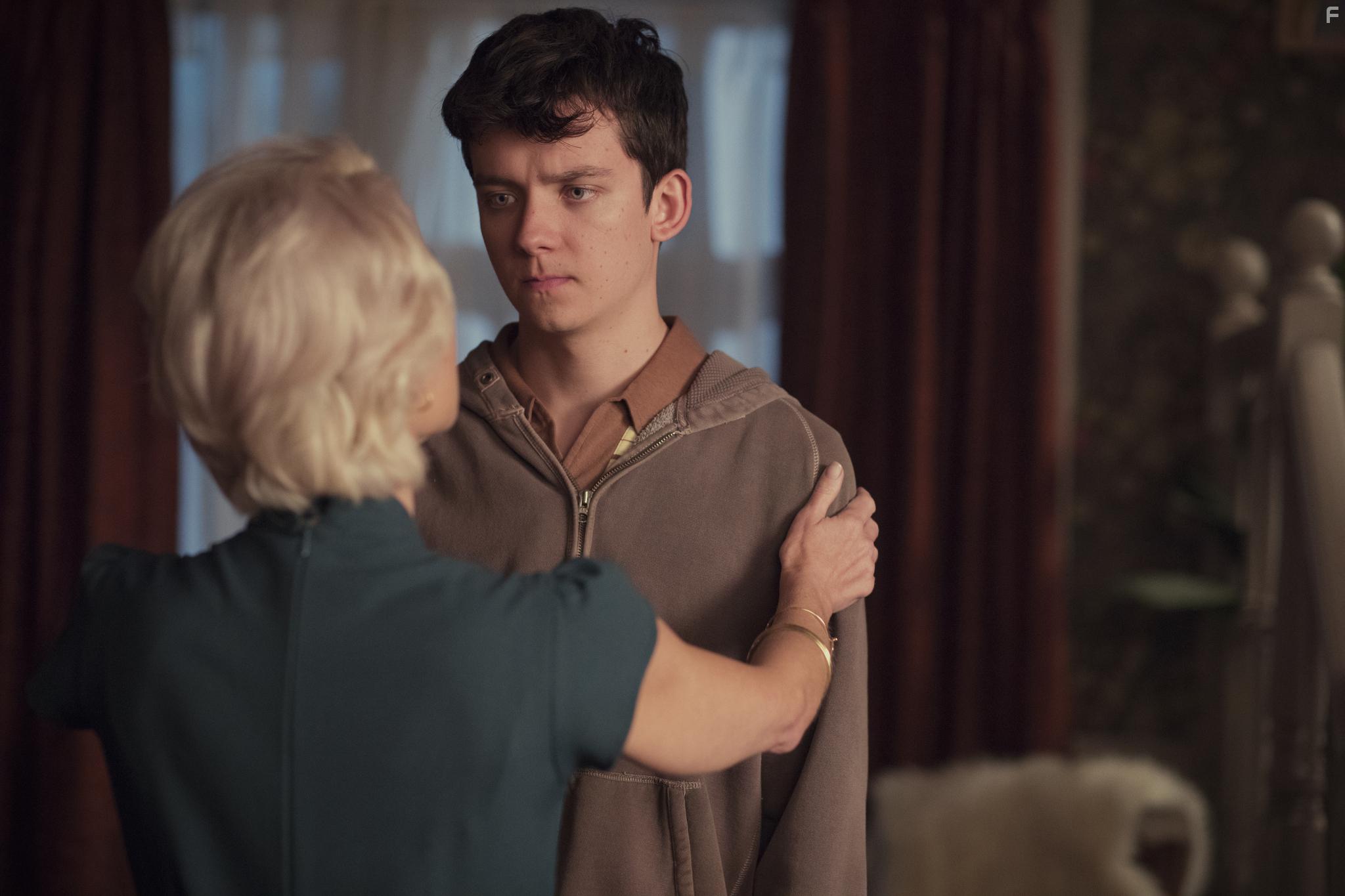 Gillian Anderson and Asa Butterfield in Sex Education (2019)