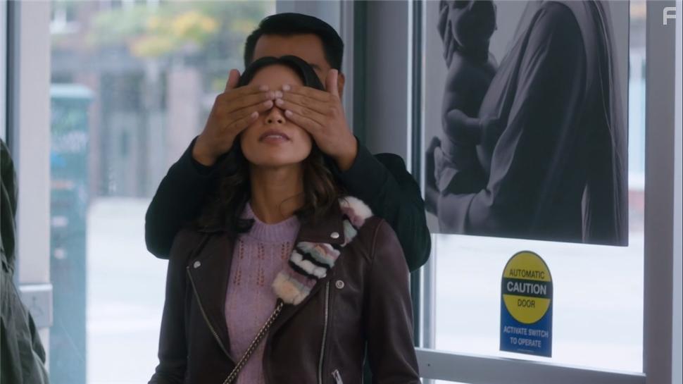 Jessalyn Wanlim and Alex Mallari Jr. in Workin' Moms: Fack (2021)