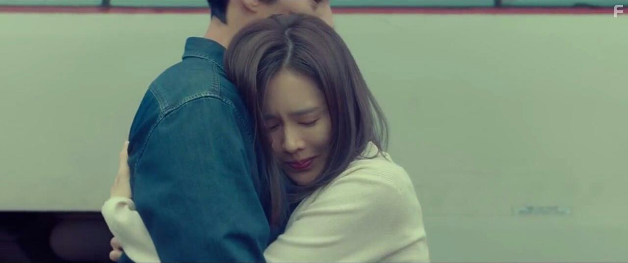 Ye-jin Son and Ji-seob So in Jigeum Mannareo Gabmida (2018)