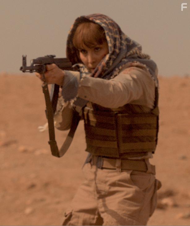 Noomi Rapace in Close (2019)