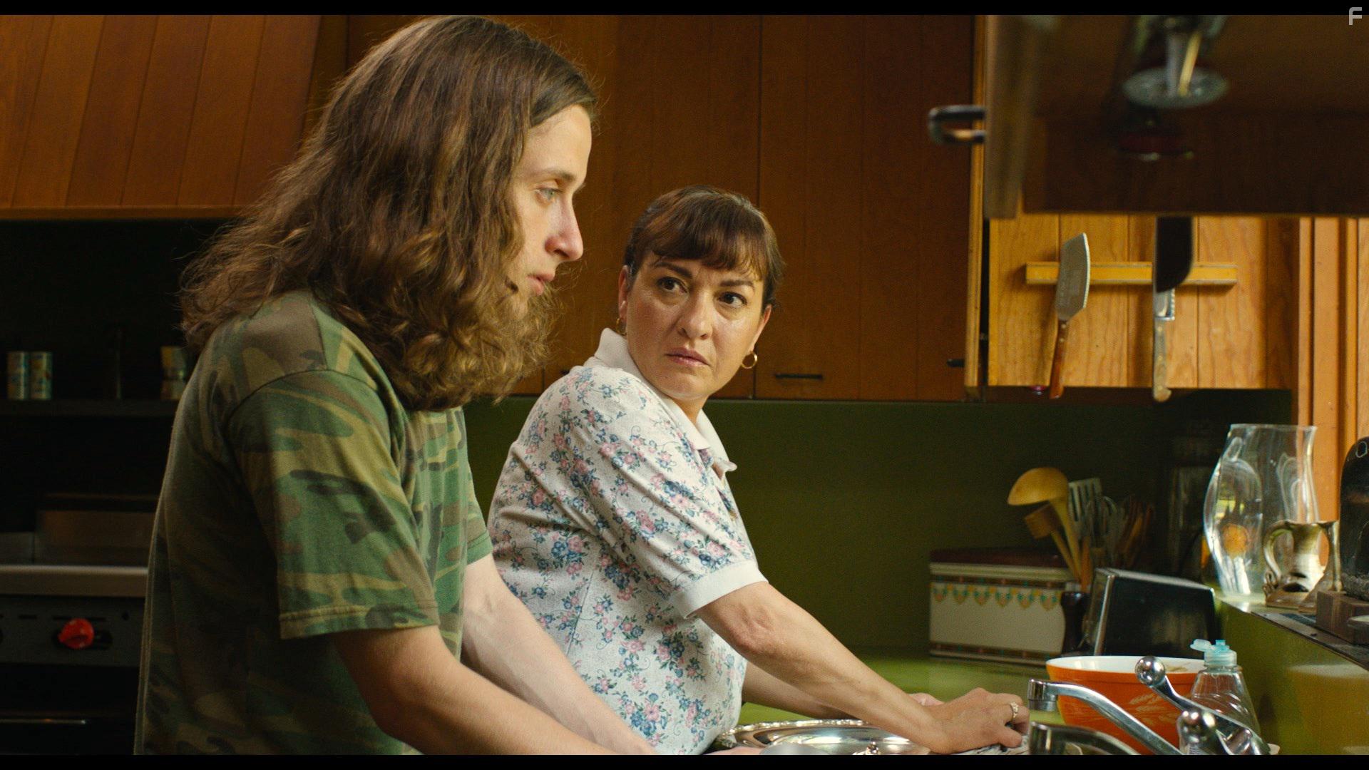 Elizabeth Pea and Rory Culkin in The Song of Sway Lake (2017)