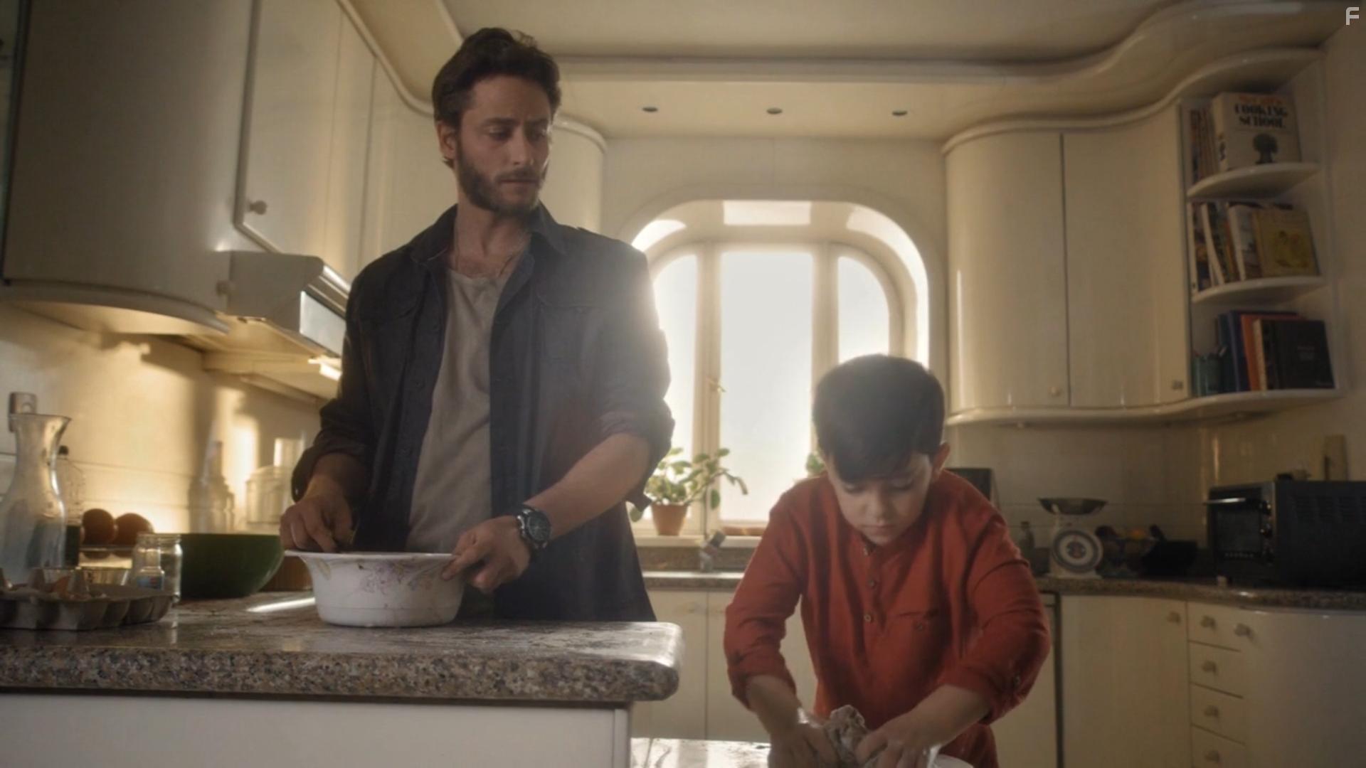 Michael Aloni and Benjamin Schwabe in Malkot (2018)