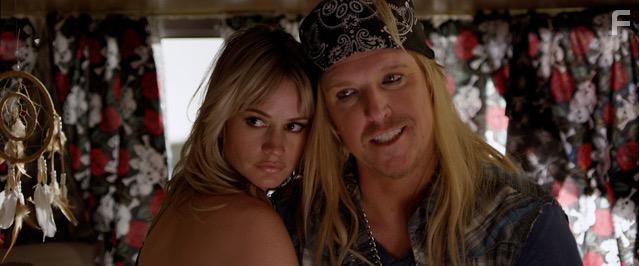 Jake Busey and Cameron Richardson in Dead Ant (2017)