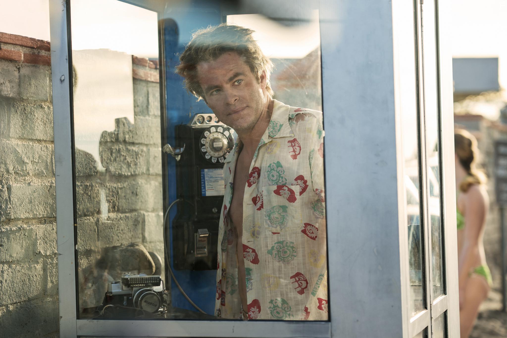 Chris Pine in I Am the Night (2019)