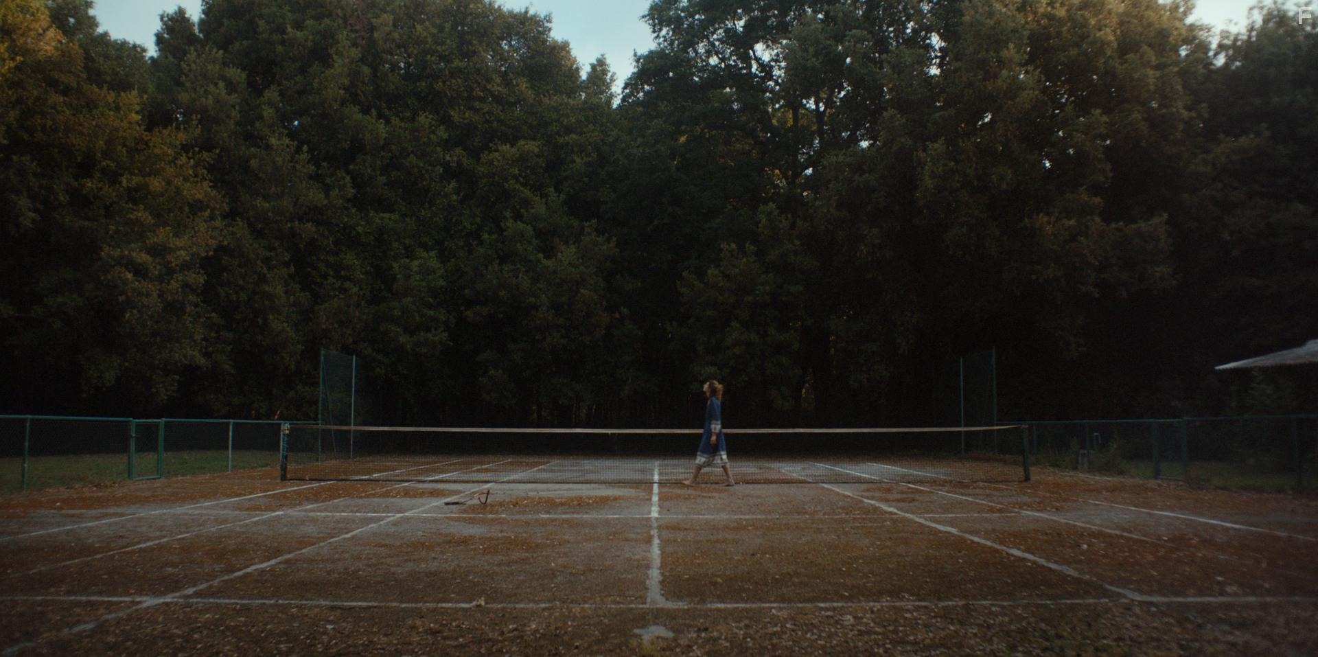 Daisy Bevan in Noble Earth (2017)