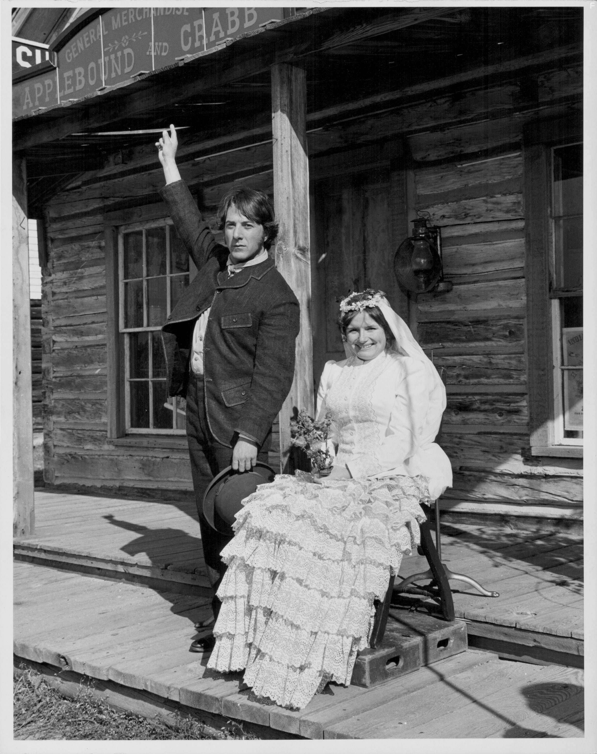 Dustin Hoffman and Kelly Jean Peters in Маленький большой человек (1970)