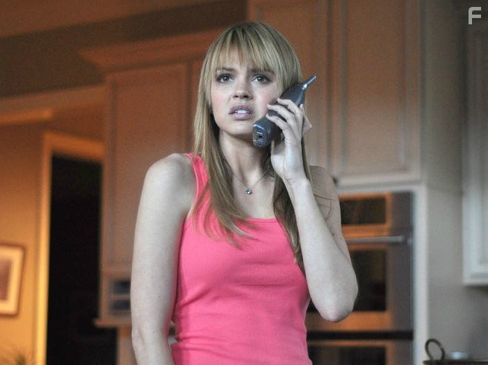 Aimee Teegarden in Крик 4 (2011)