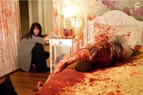 Neve Campbell and Marielle Jaffe in Крик 4 (2011)