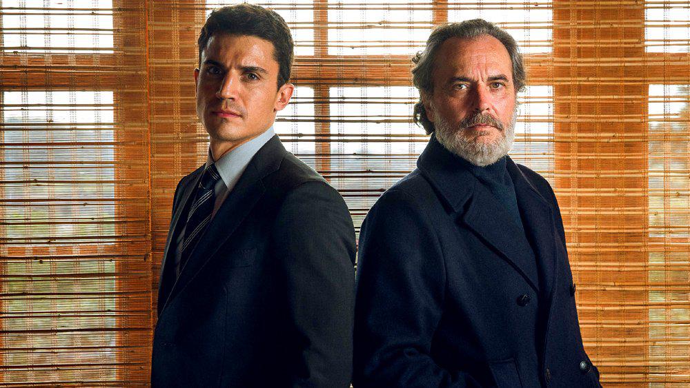 Jose Coronado and lex Gonzlez in Vivir sin permiso (2018)