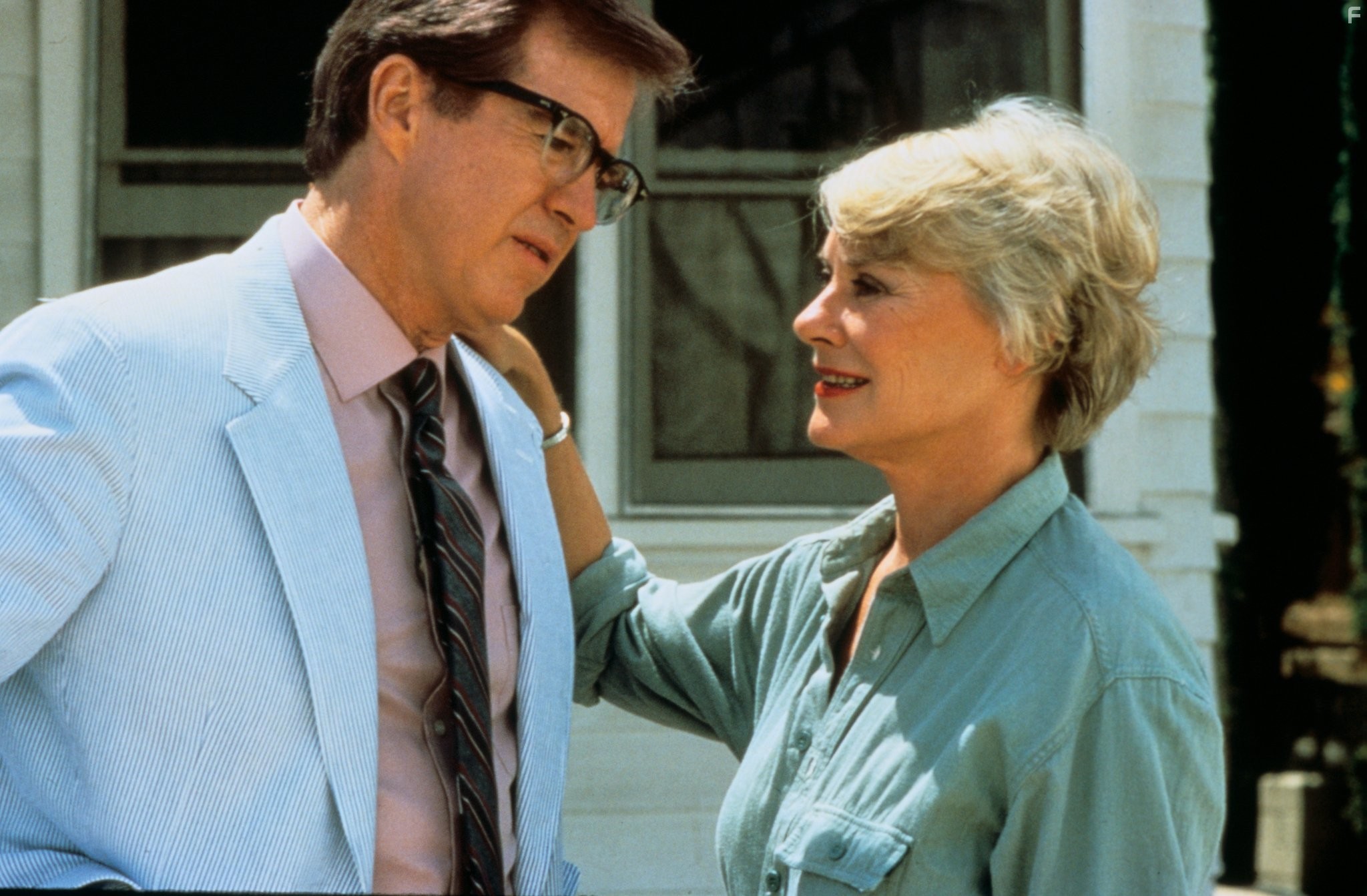 Clu Gulager and Hope Lange in Кошмар на улице Вязов 2: Месть Фредди (1985)
