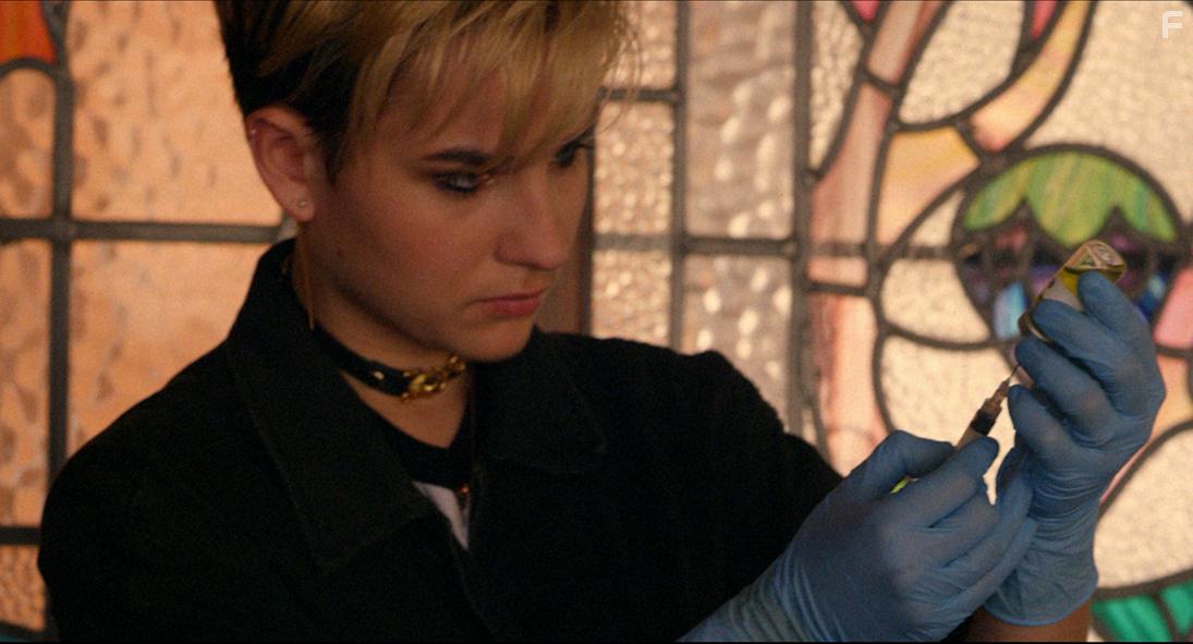 Bex Taylor-Klaus in Discarnate (2018)