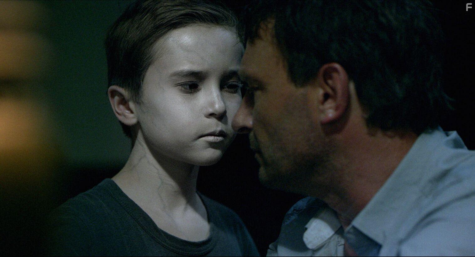 Thomas Kretschmann and Jake Vaughn in Discarnate (2018)