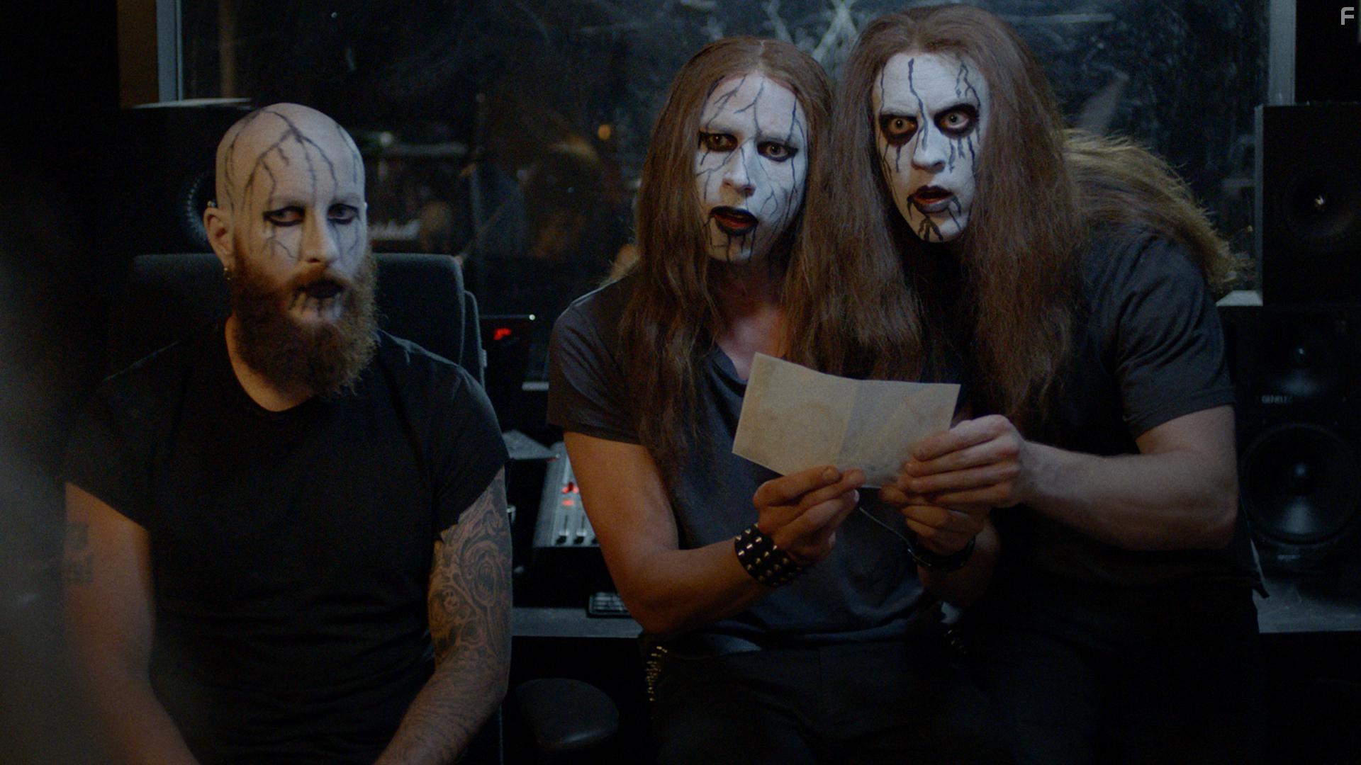 Morten Mller, Mikkel Bratt Silset, and Herbert Nordrum in ZombieLars (2017)
