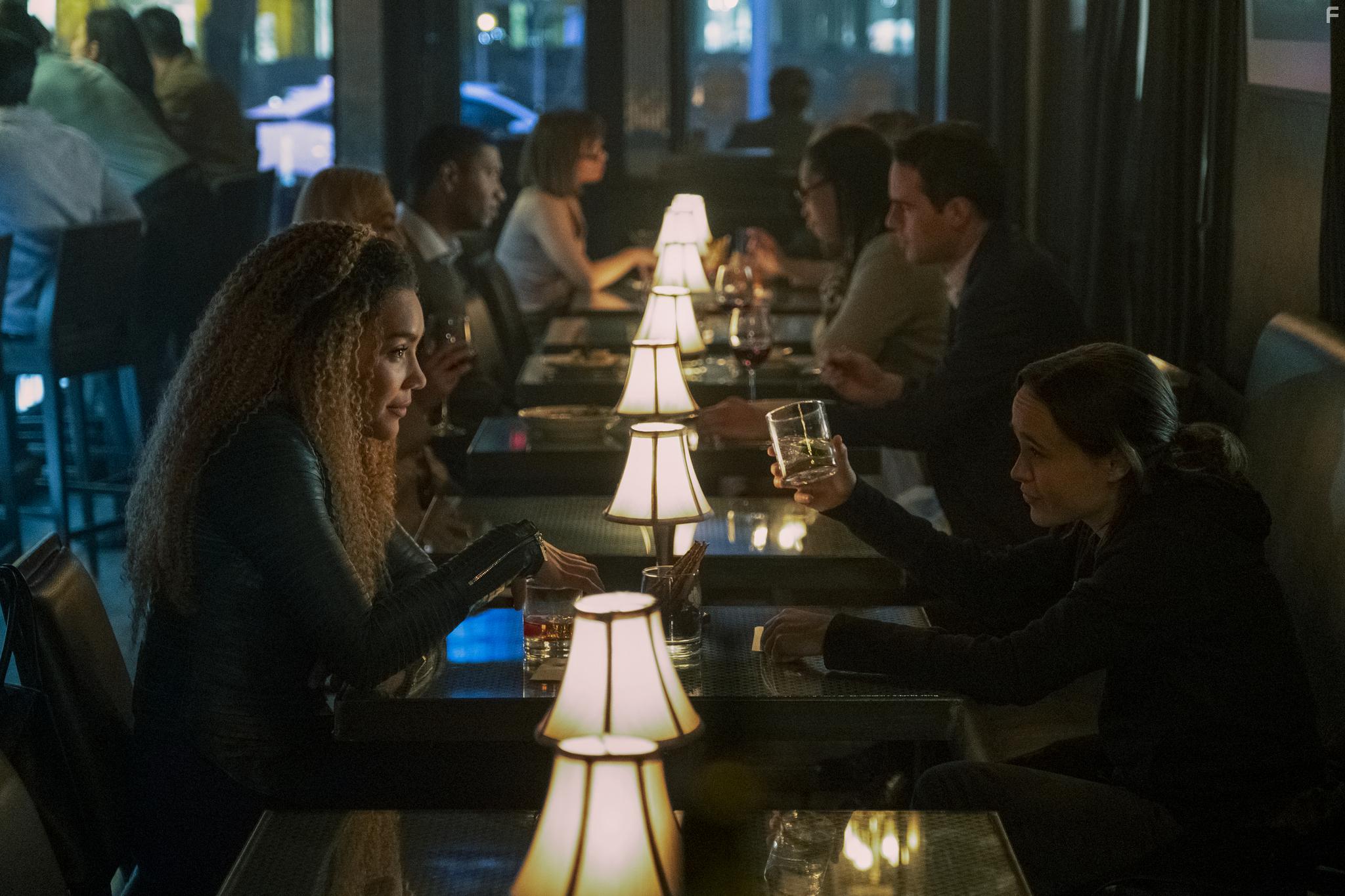 Ellen Page and Emmy Raver-Lampman in The Umbrella Academy (2019)