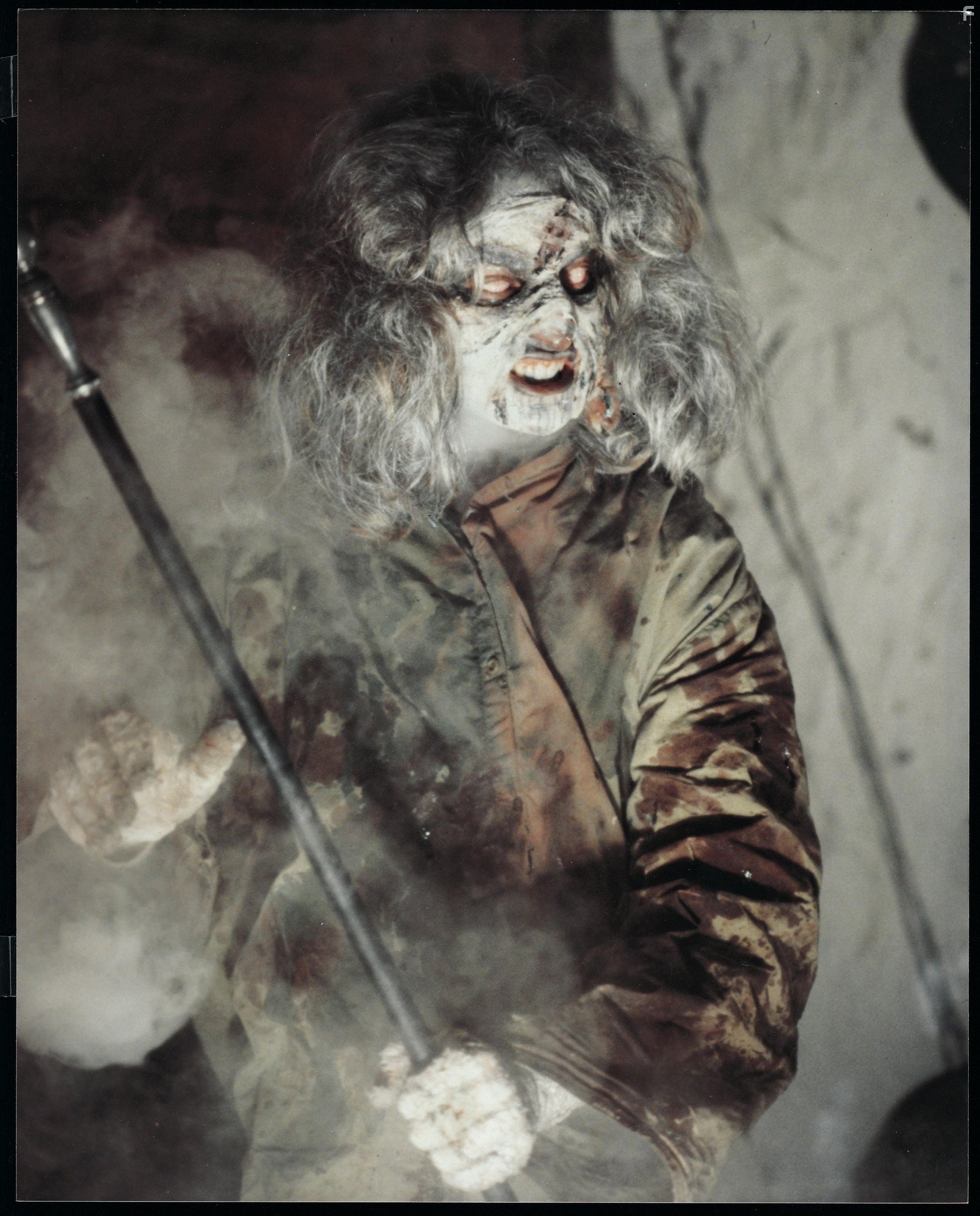 Зловещие мертвецы