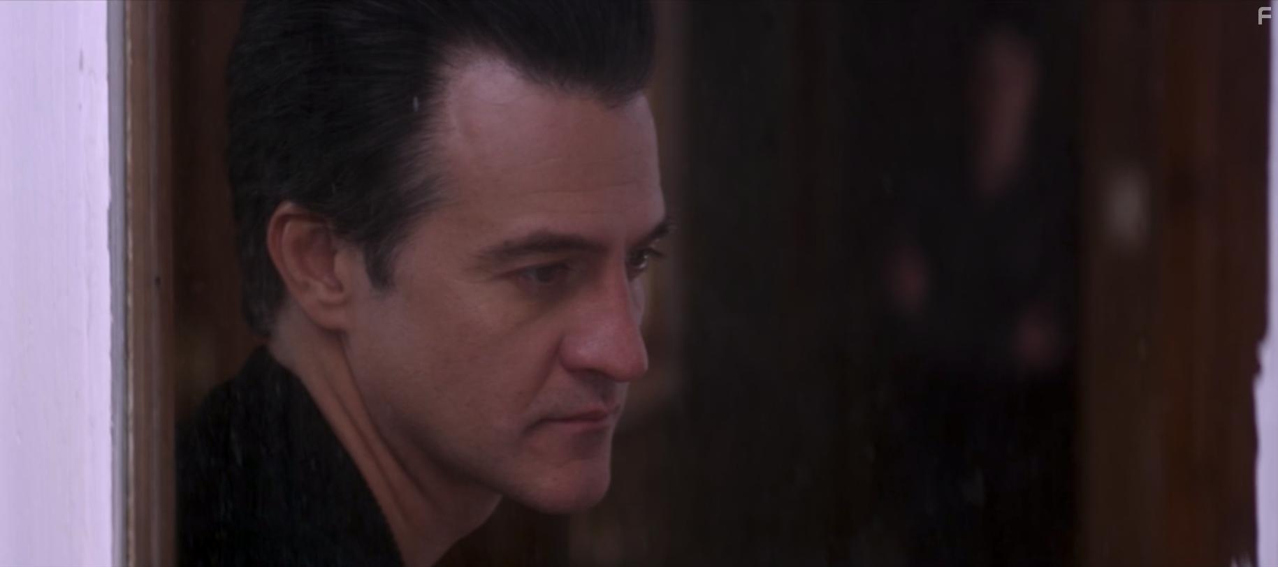 Ross Partridge and Joslyn Jensen in The Middle Distance (2015)