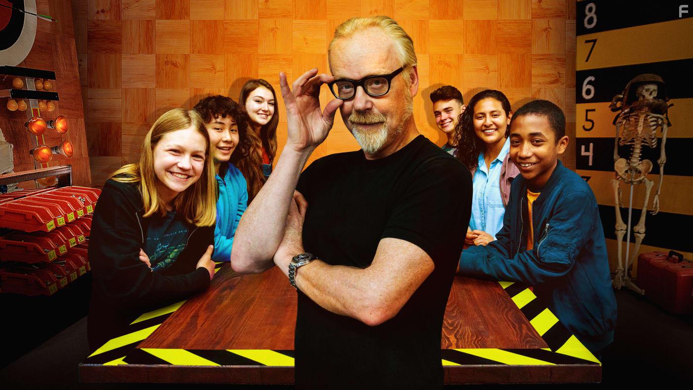 Adam Savage, Valerie Castillo, Elijah Horland, Cannan Huey-You, Jesse Lawless, Rachel Pizzolato, and Allie Weber in Mythbusters Jr. (2019)