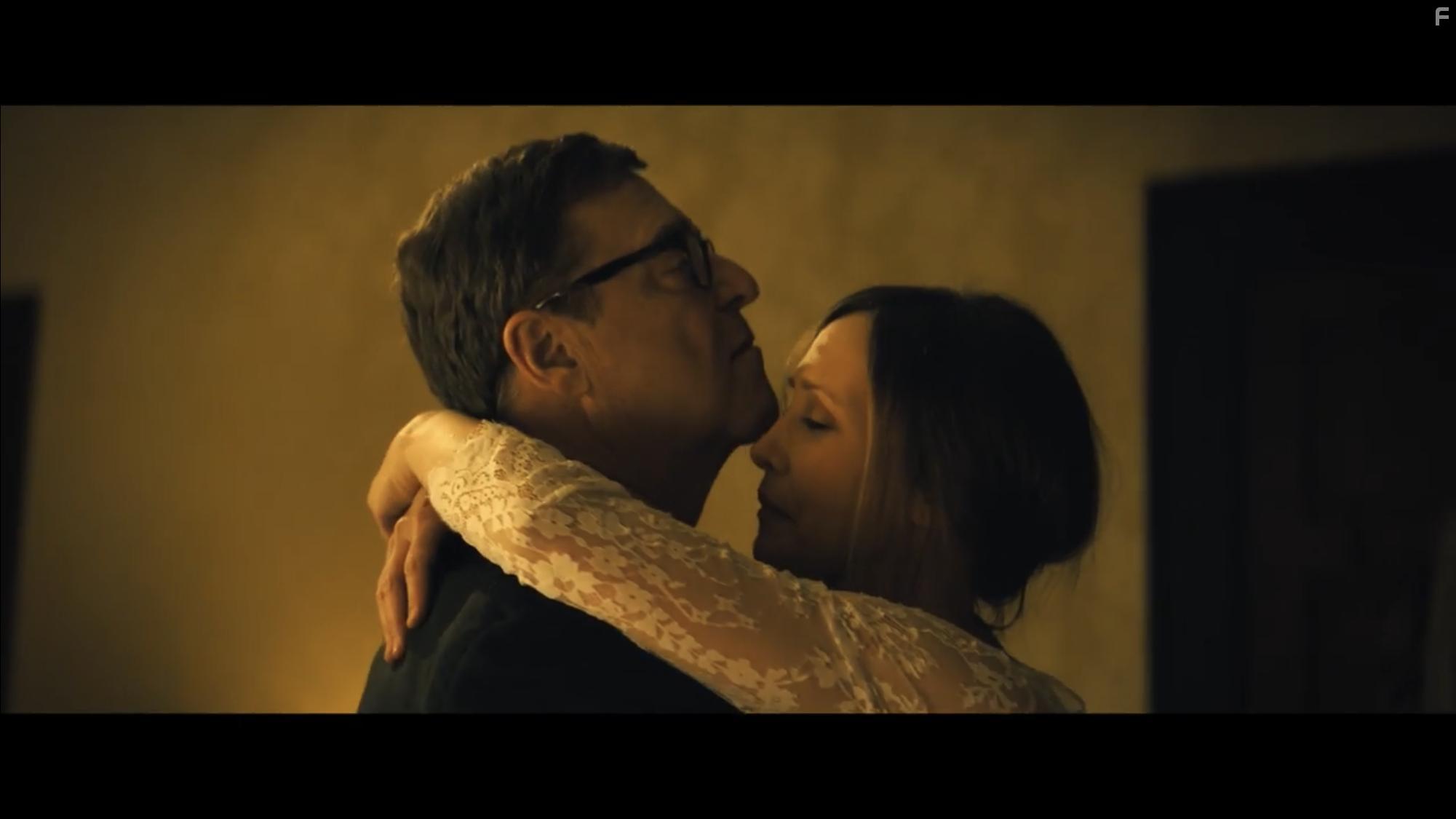 John Goodman and Vera Farmiga in Captive State (2019)