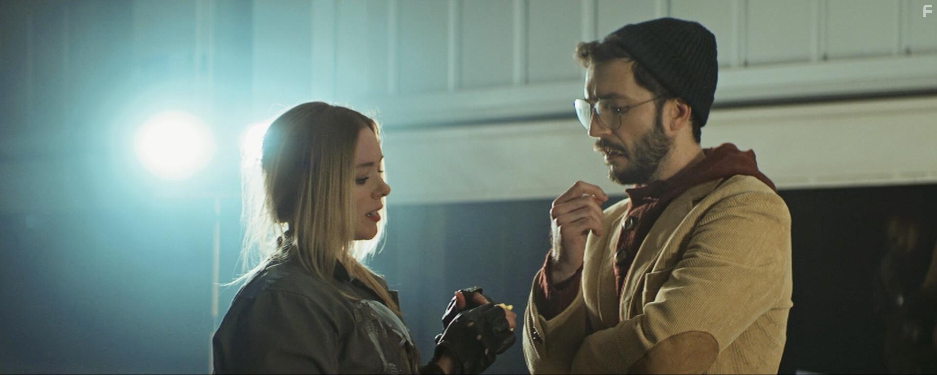 Rosanna Hoult and Adam McNab in Nightshooters (2018)