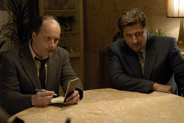 Tom Bastounes and Guy Van Swearingen in Веселый господин (2008)