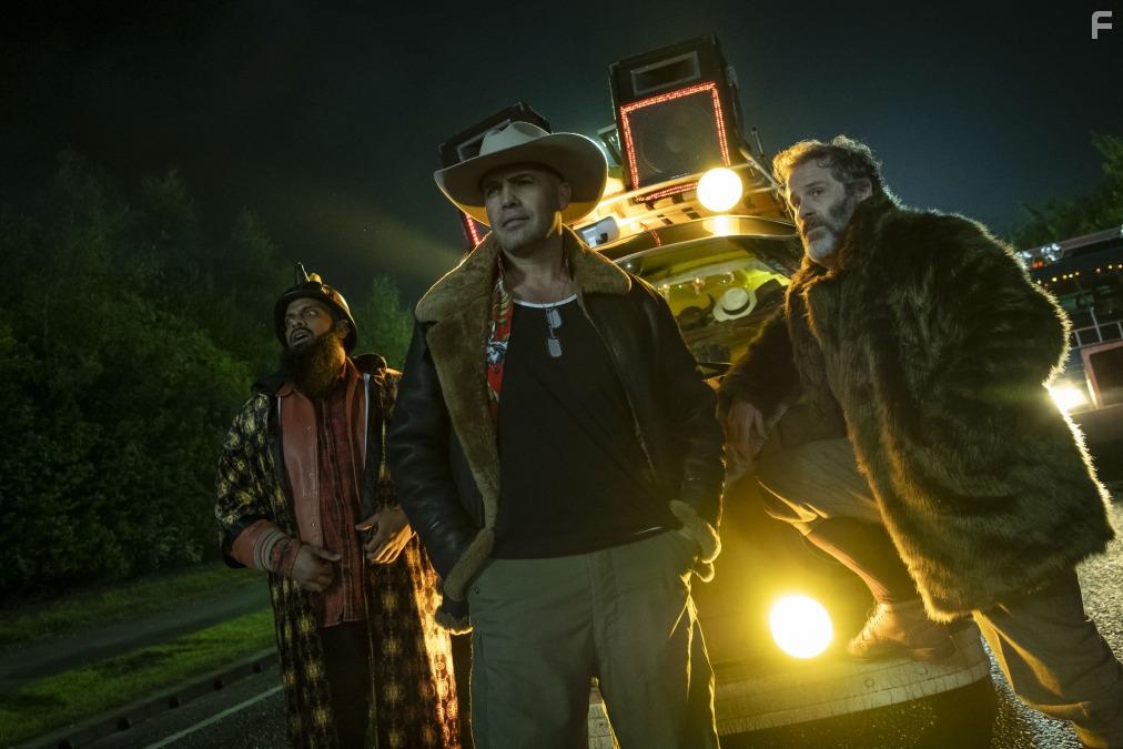 Billy Zane, Jason Thorpe, and Guz Khan in Curfew (2019)