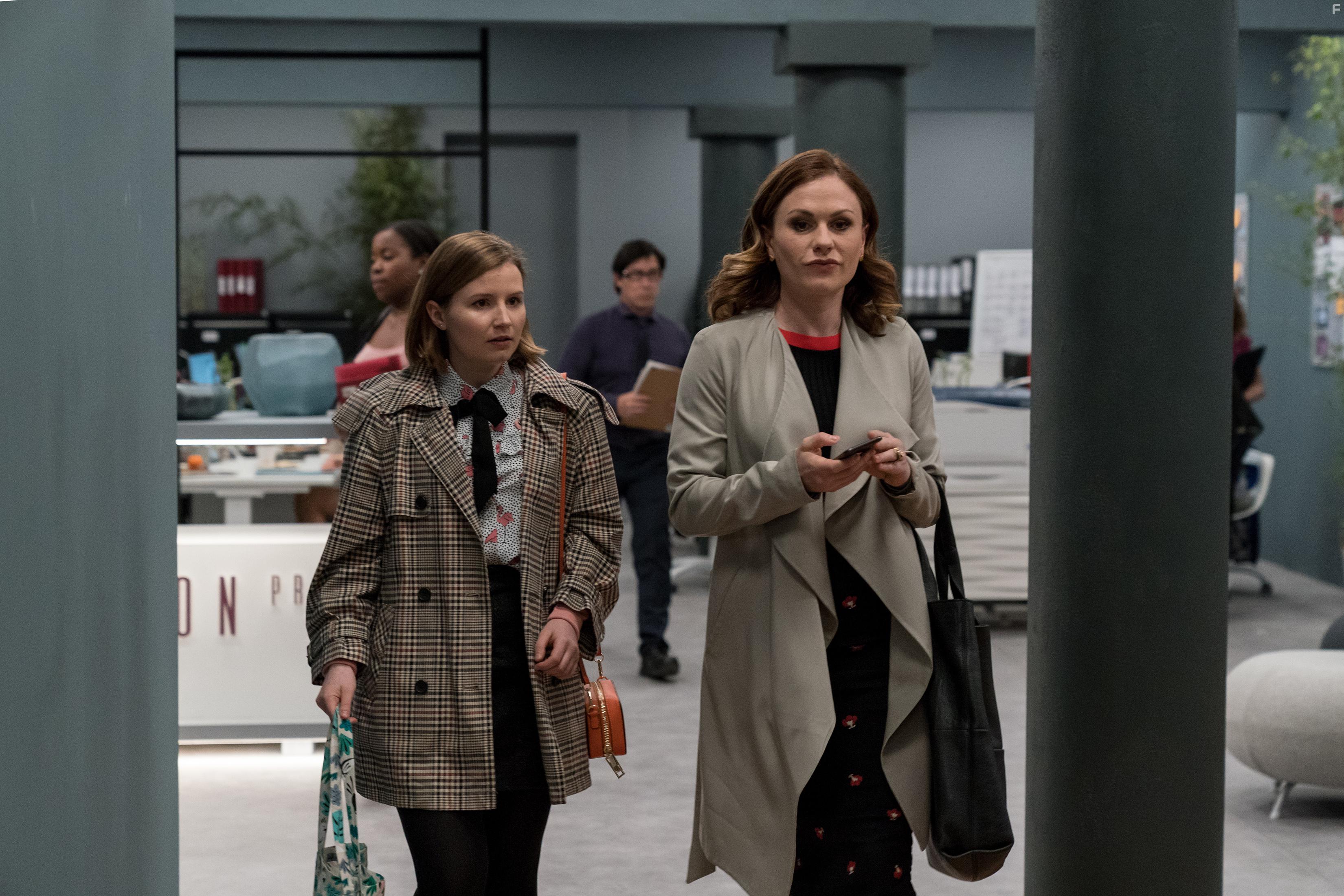 Anna Paquin and Rebecca Benson in Flack (2019)