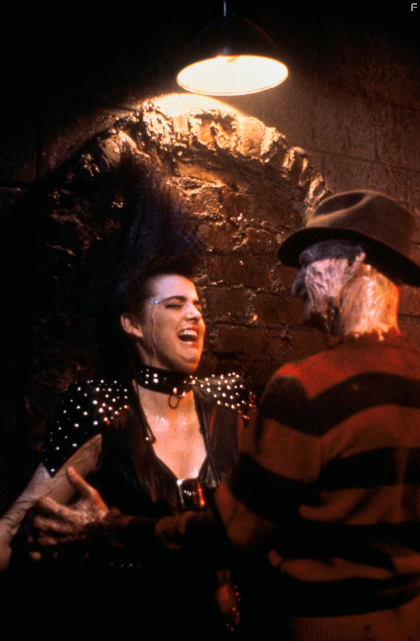 Robert Englund and Jennifer Rubin in Кошмар на улице Вязов 3: Воины сна (1987)