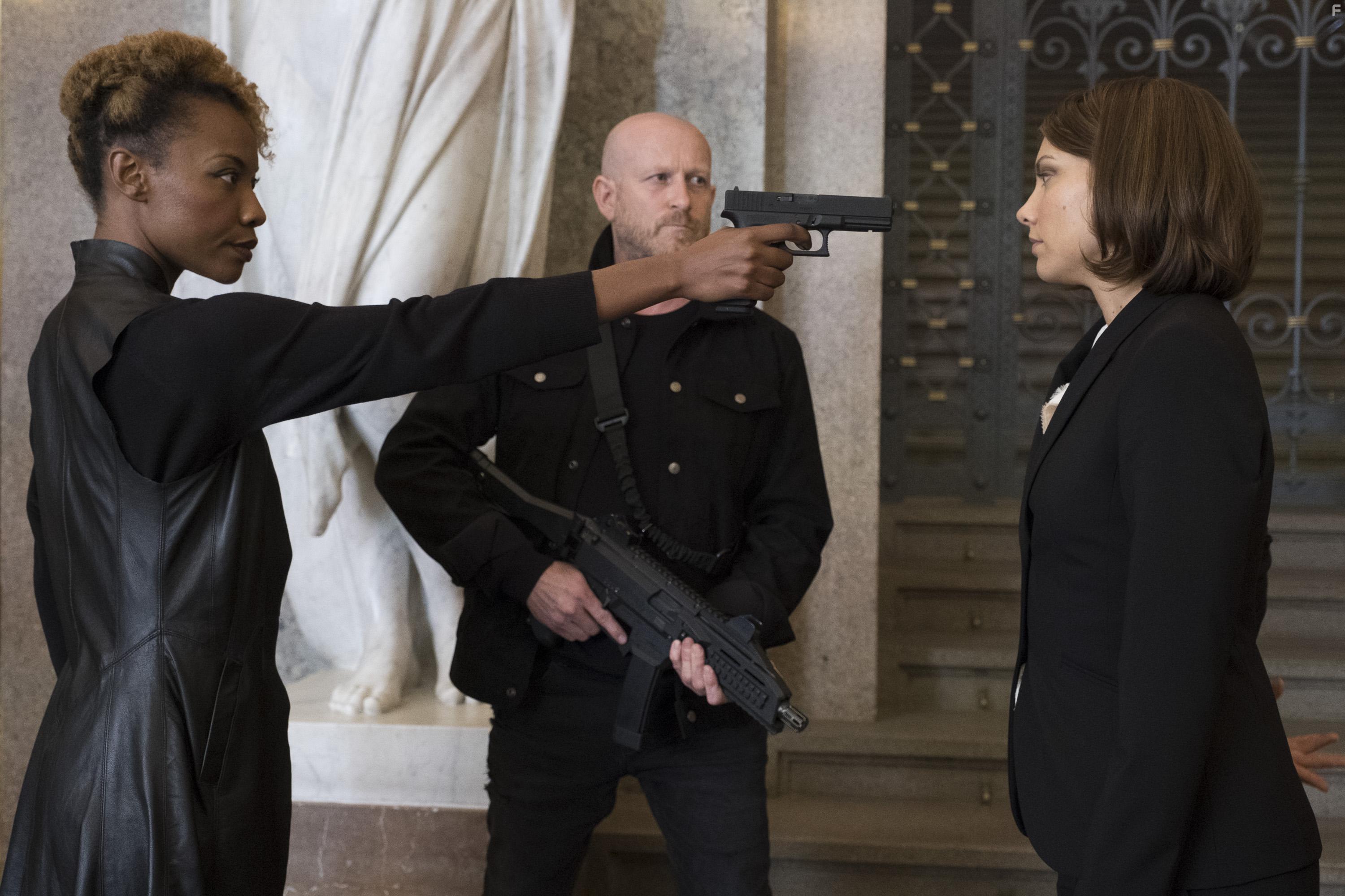 Whiskey Cavalier (2019)