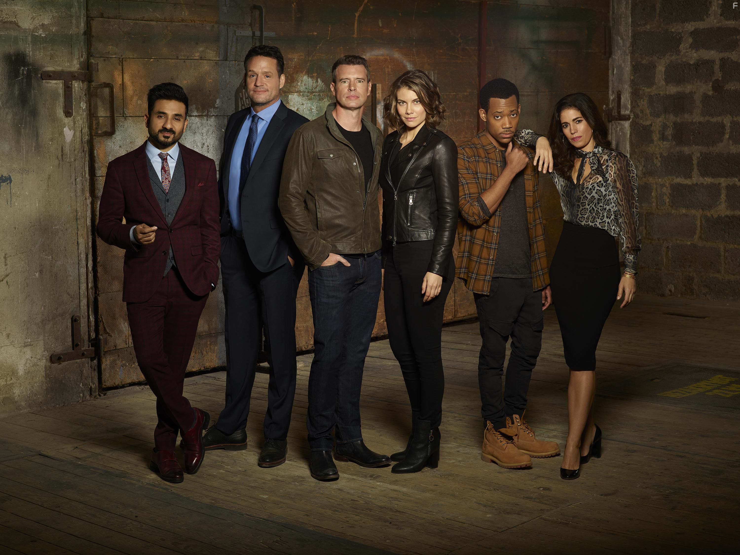 Scott Foley, Josh Hopkins, Ana Ortiz, Lauren Cohan, Tyler James Williams, and Vir Das in Whiskey Cavalier (2019)
