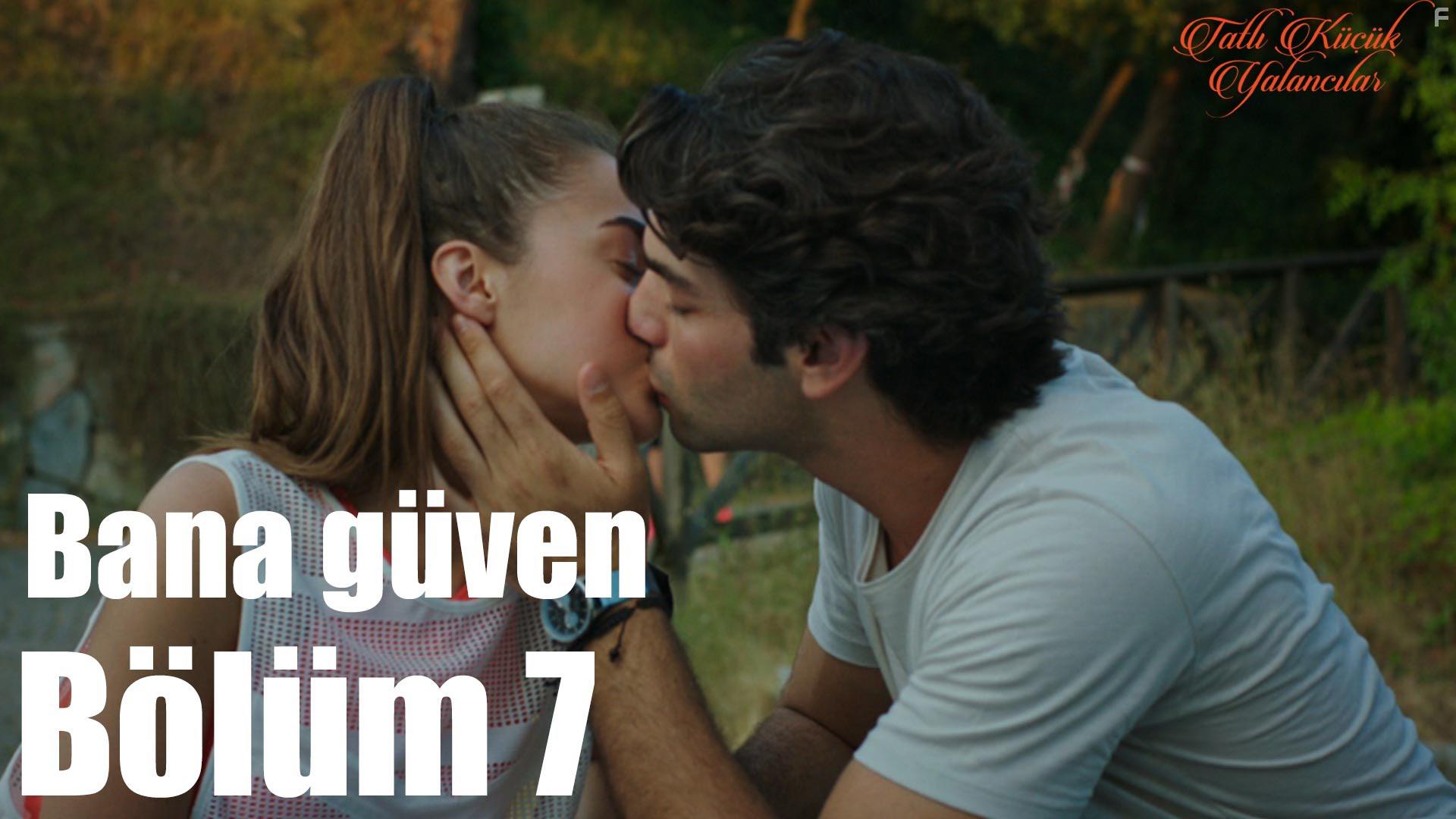 Skr zyildiz and Bensu Soral in Tatli Kk Yalancilar (2015)