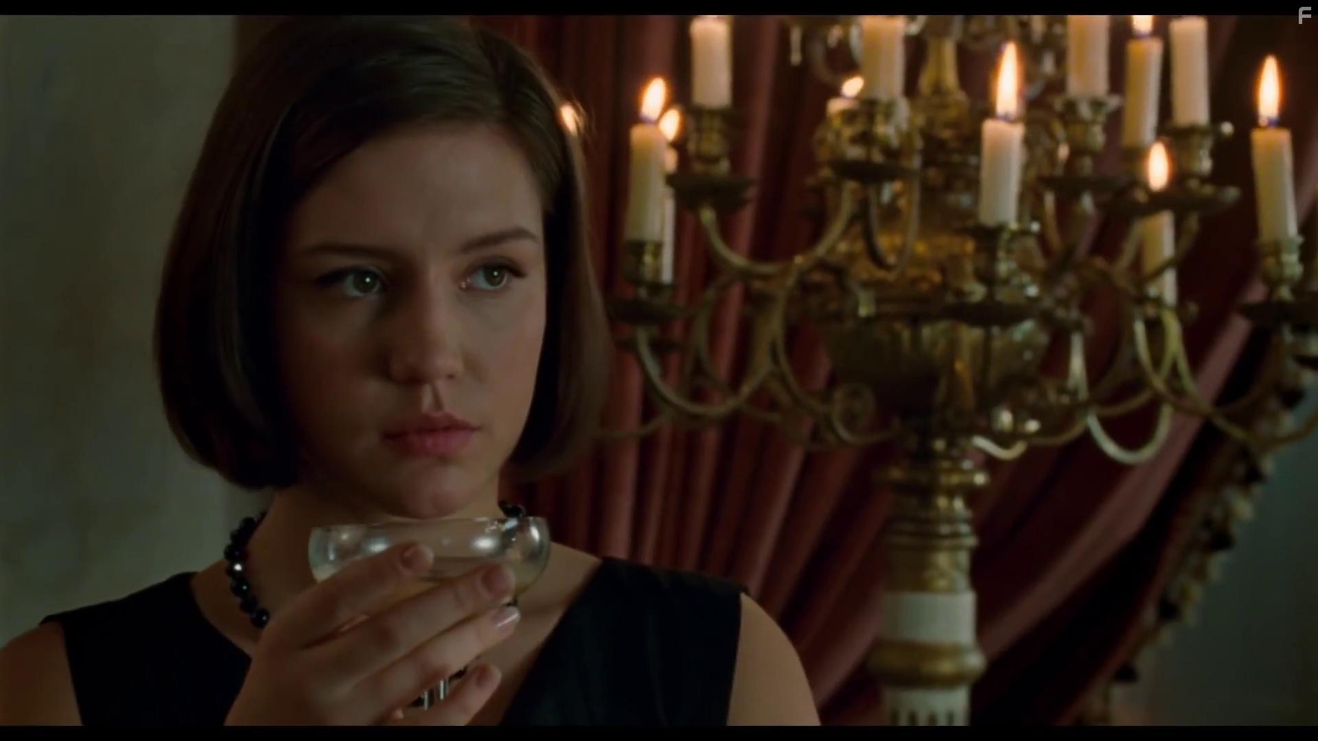 Adle Exarchopoulos in The White Crow (2018)