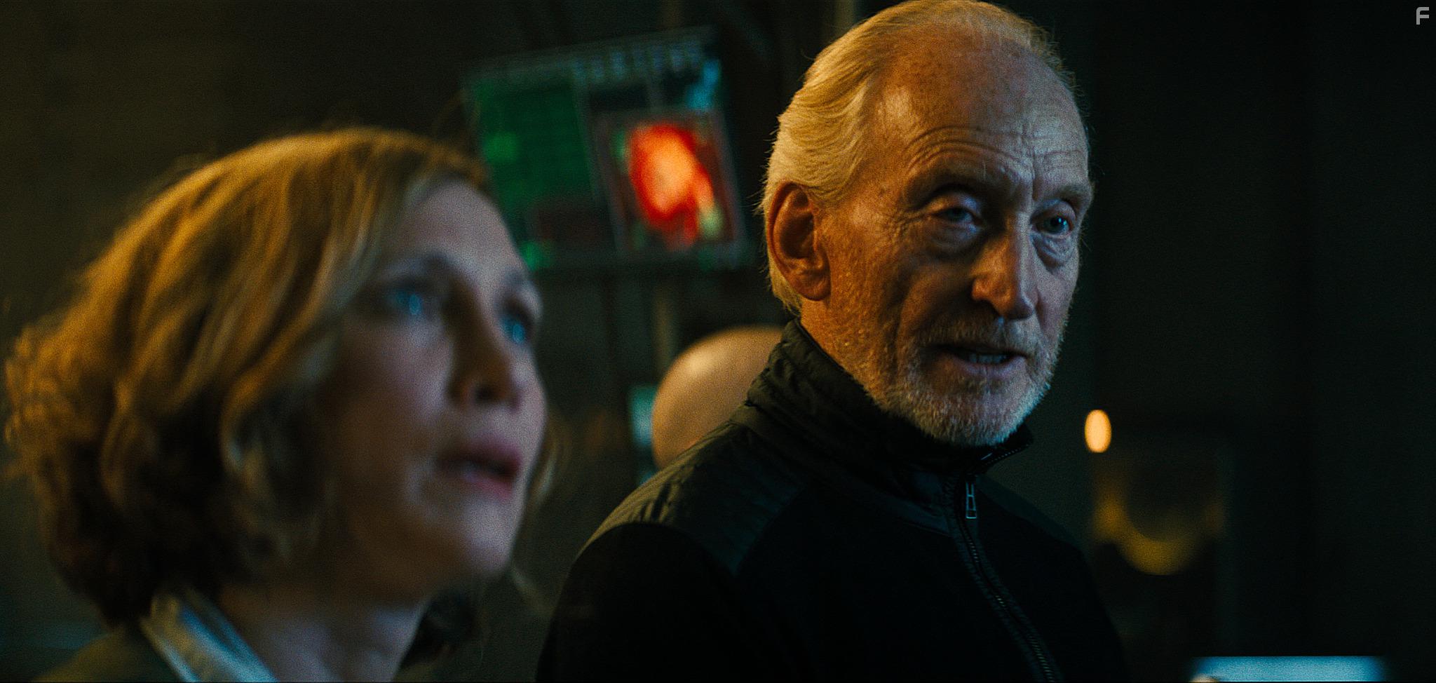 Charles Dance and Vera Farmiga in Godzilla: King of the Monsters (2019)