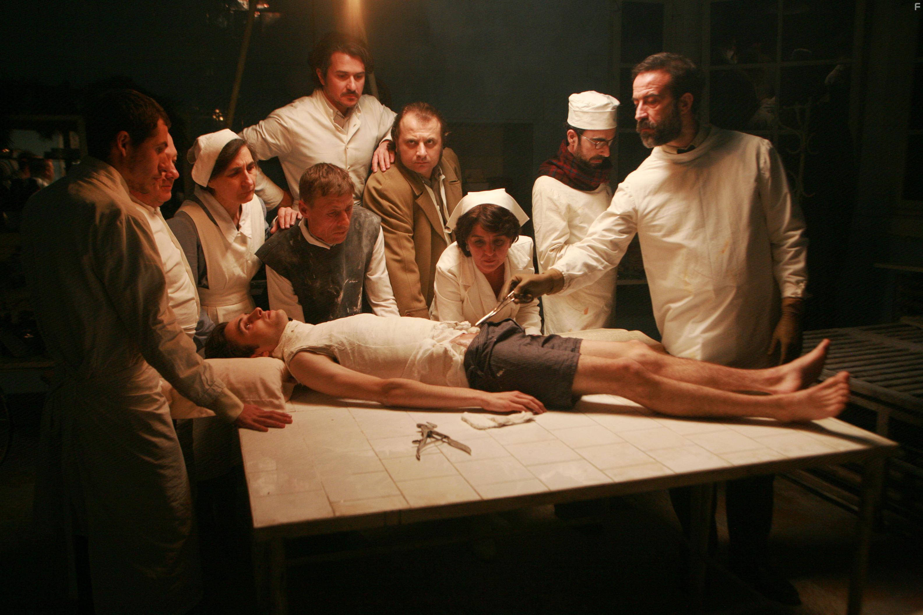 Serban Pavlu and Lucian Teodor Rus in Inimi cicatrizate (2016)