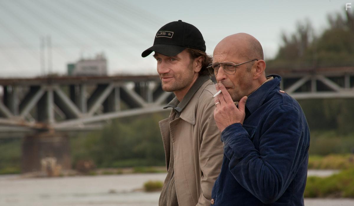 Janusz Chabior and Tomasz Kot in Zyc nie umierac (2015)