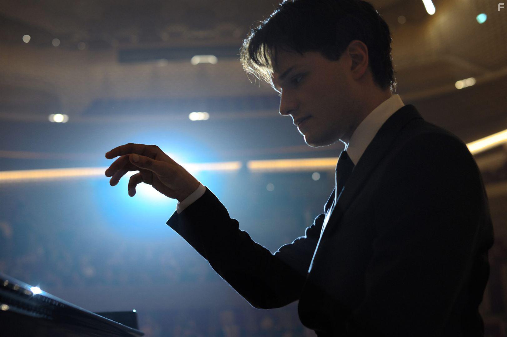 Jules Benchetrit in Au bout des doigts (2018)