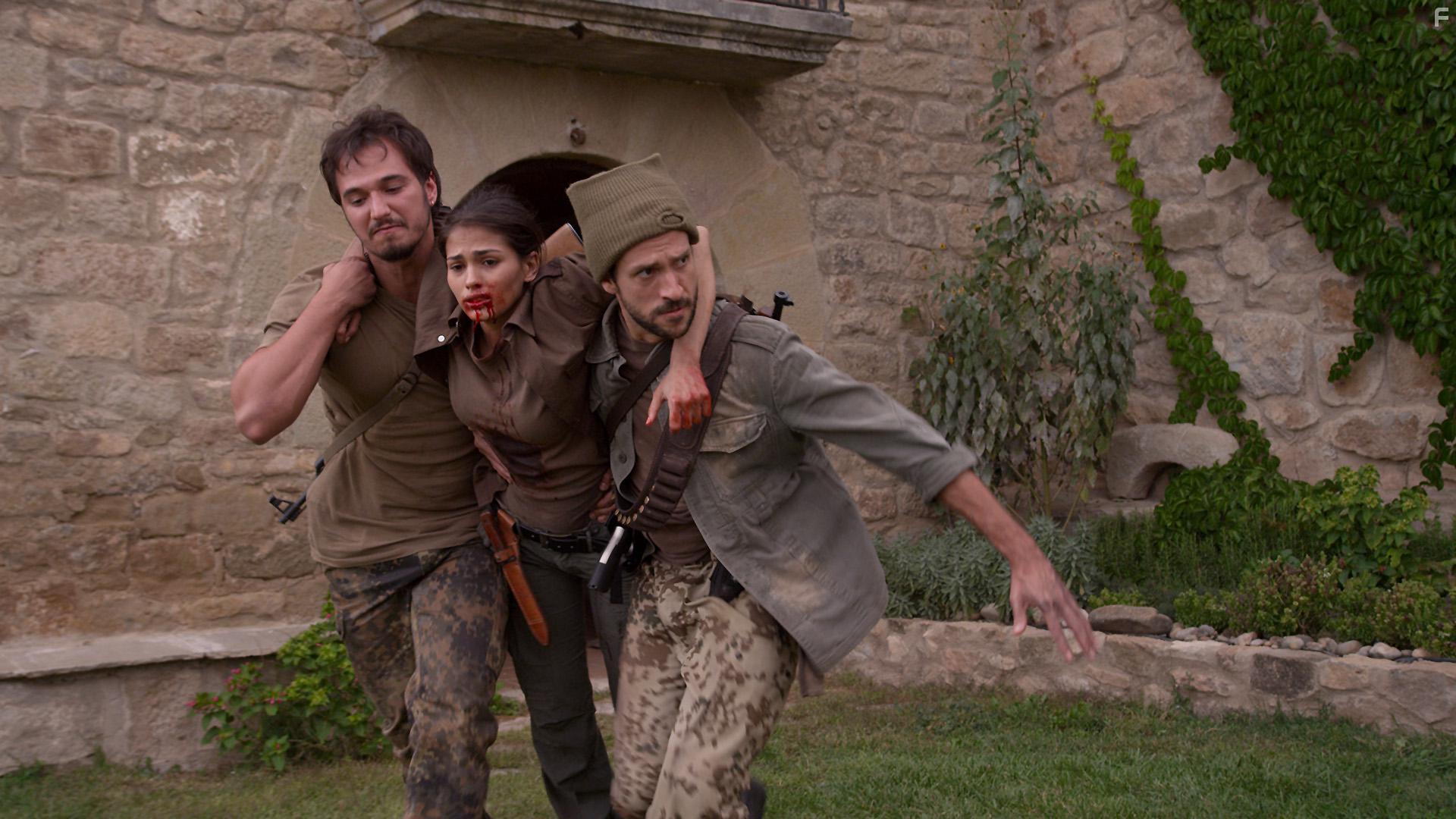 Giuseppe Milazzo Andreani, Nico Birnbaum, and Sara Slamo in The Glorious Seven (2019)