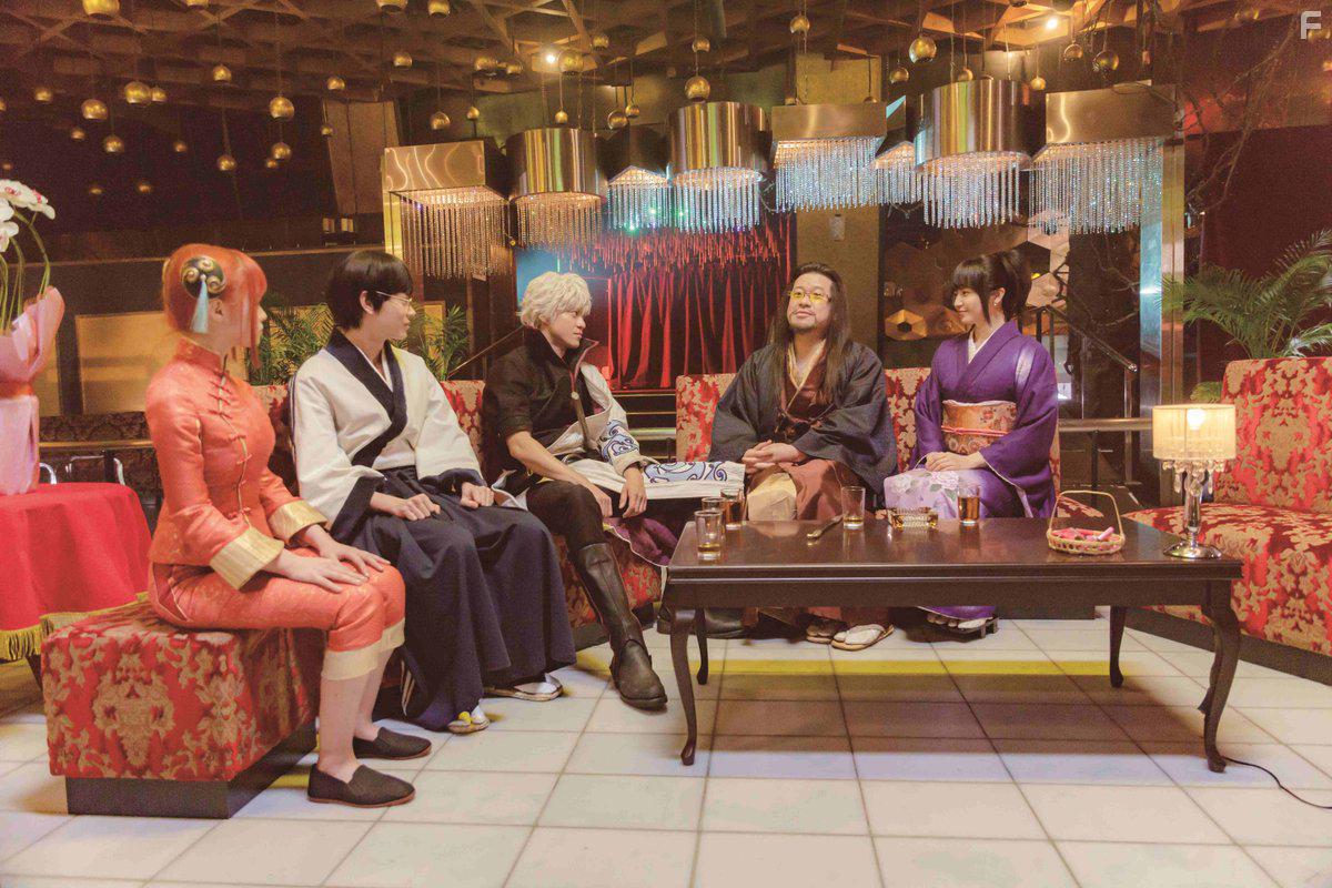 Masami Nagasawa, Shun Oguri, Jir Sat, Masaki Suda, and Kanna Hashimoto in Gintama 2: Okite wa yaburu tame ni koso aru (2018)