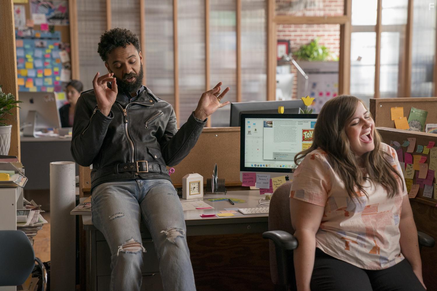 Ian Owens and Aidy Bryant in Shrill (2019)