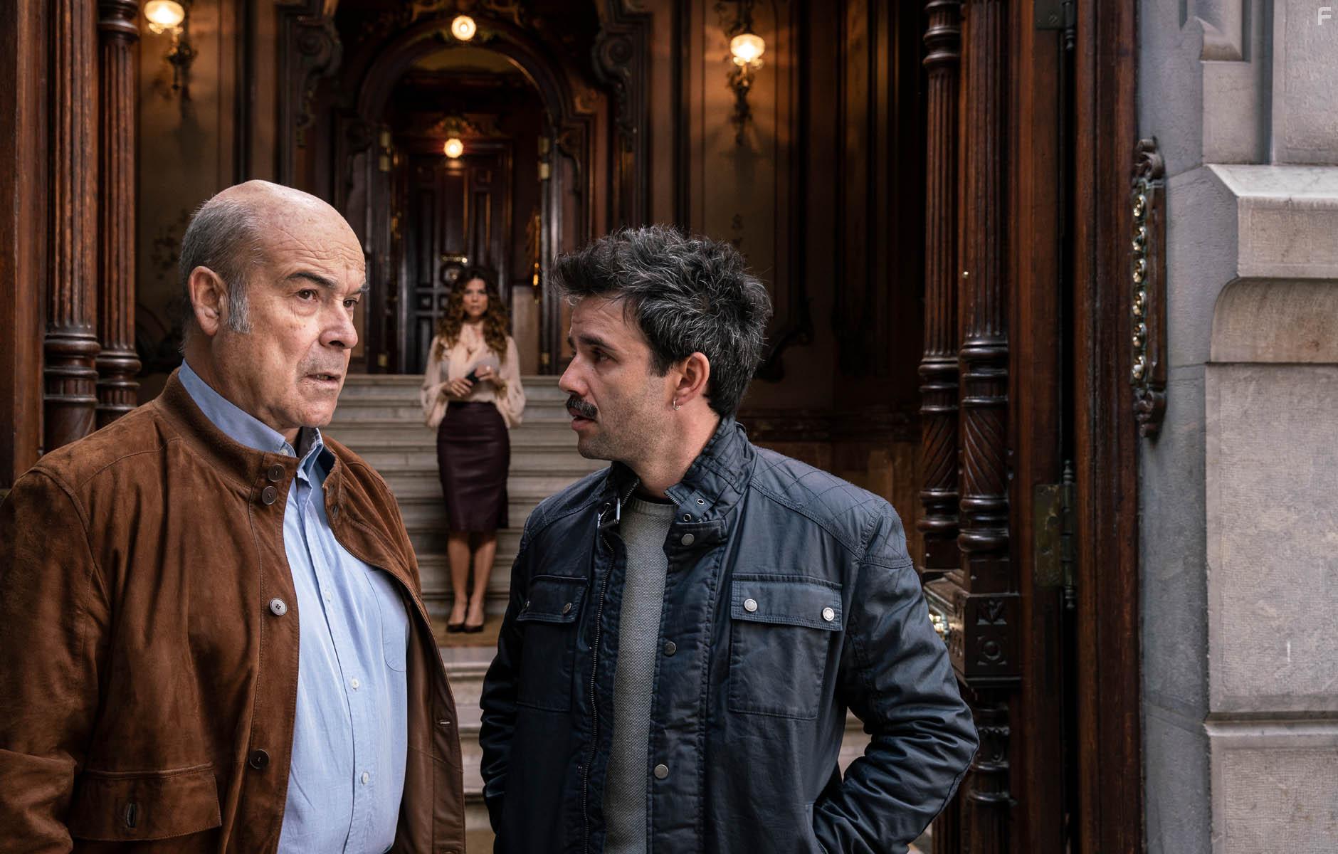 Juana Acosta, Antonio Resines, and Ral Pea in Ola de crmenes (2018)