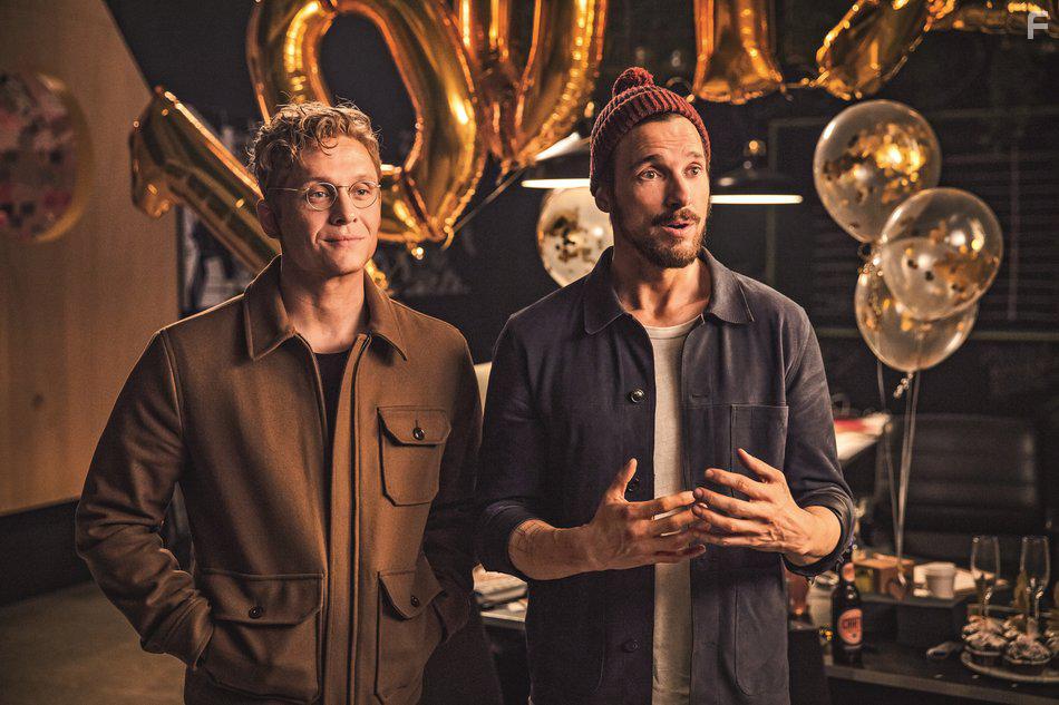 Matthias Schweighfer and Florian David Fitz in 100 Dinge (2018)